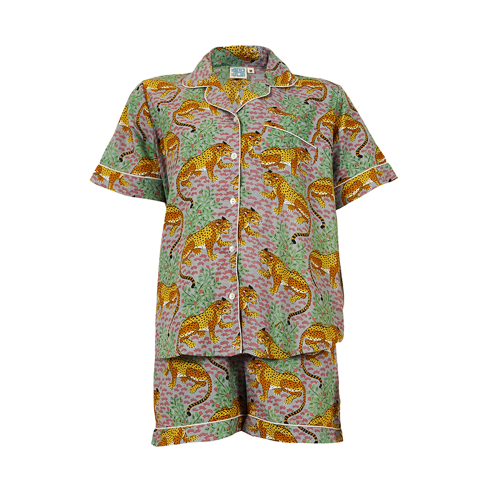 Short-Sleeved Cotton Pajamas With Gray Shorts